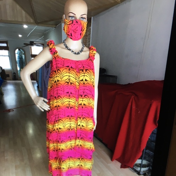 Summer Dress. Mask included - Picture 1 of 1